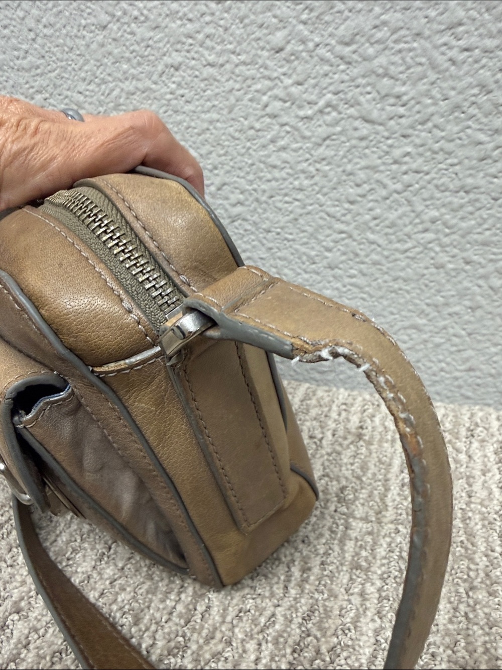 Vintage Fossil Brown Leather Double-Pocket Crossbody Bag - Picture 6 of 13